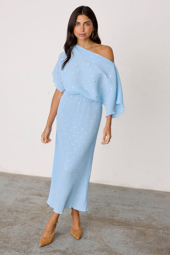 caption_Model wears Ice Blue Plisse Tilly Dress in size S