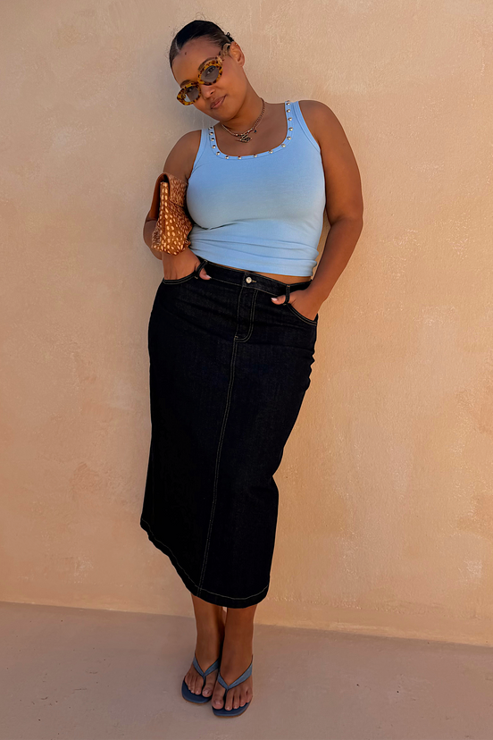 caption_Model is 5ft9” and wears UK size 18/ US 14