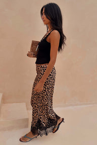 caption_Model is 5ft7” and wears UK size 10/ US 6 