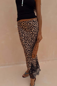 caption_Model is 5ft7” and wears UK size 10/ US 6 